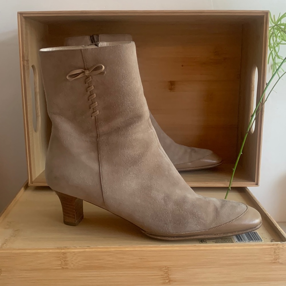 Nude Suede Salvatore Ferragamo Boutique 9.5 Womans Booties